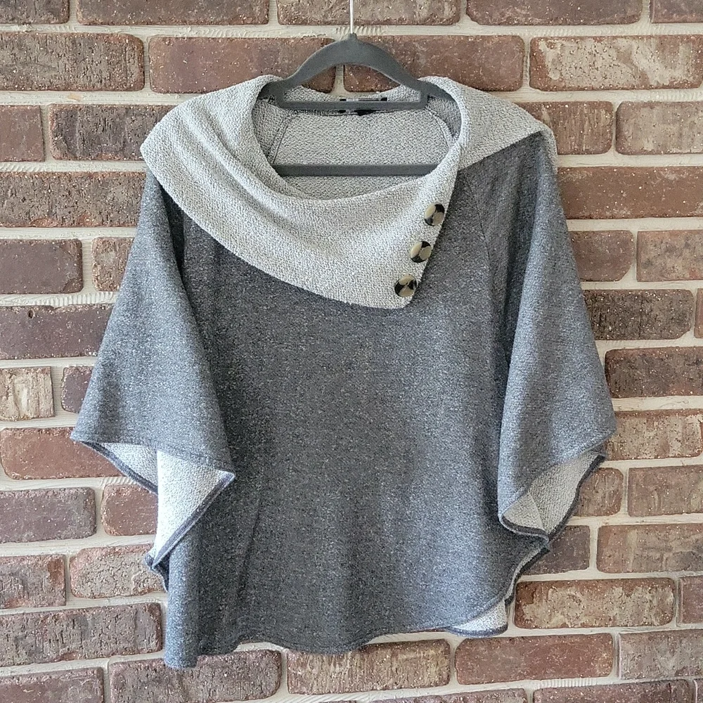 AB Studio Lightweight Pacho Size Small - Picture 8 of 10